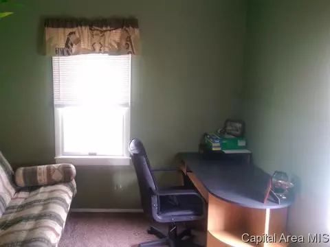 129 E Stoddard, Virden, IL 62690 photo 14