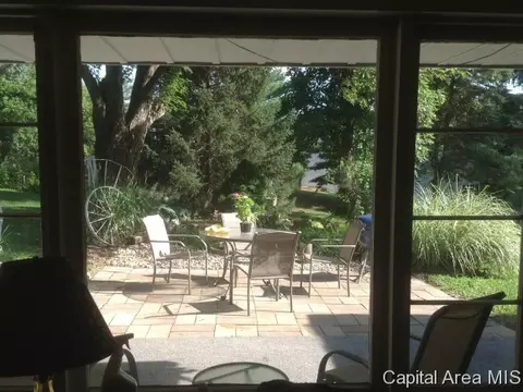 12 Shetland Dr, Springfield, IL 62702 photo 2
