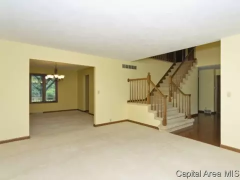 112 Natchez Trce, Springfield, IL 62704 photo 2