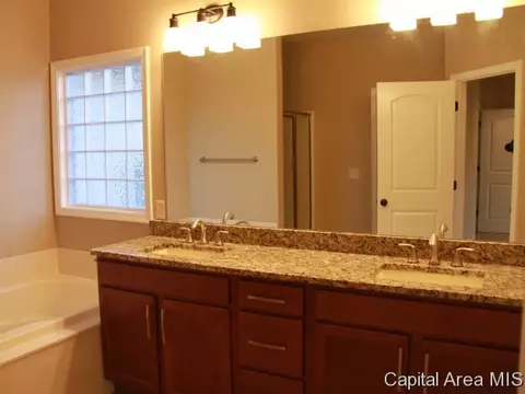 1605 Hoechester Rd, Springfield, IL 62712 photo 7