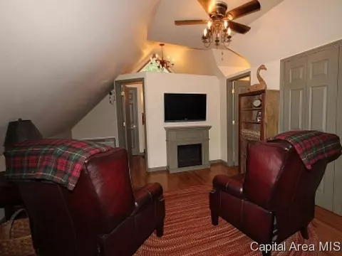 2113 S Bates Ave, Springfield, IL 62704 photo 12