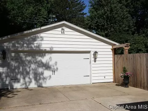 2113 S Bates Ave, Springfield, IL 62704 photo 17