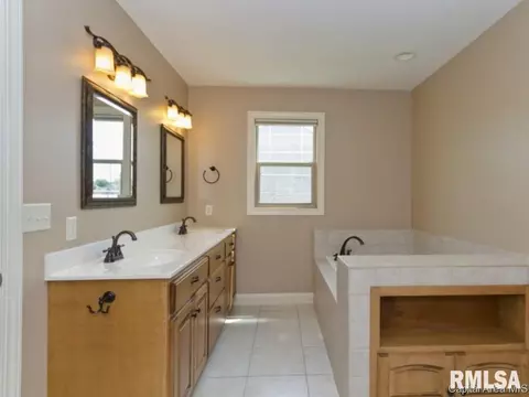 200 Marblestone Dr, Chatham, IL 62629 photo 9
