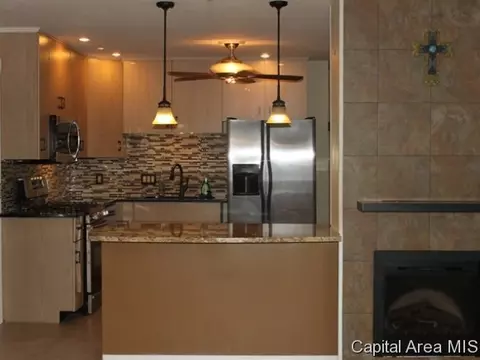 76 Foresters Ln, Springfield, IL 62704 photo 4