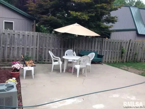 3110 E Division, Springfield, IL 62702 photo 10