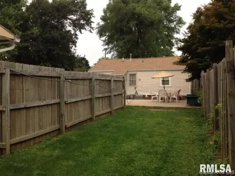 3110 E Division, Springfield, IL 62702 photo 12