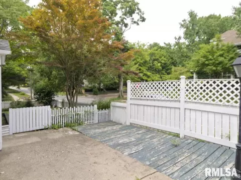 900 S Park Ave, Springfield, IL 62704 photo 9