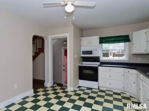 900 S Park Ave, Springfield, IL 62704 photo 13