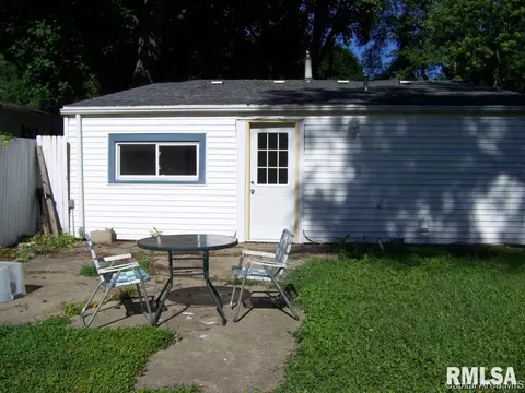 3010 S 12th St, Springfield, IL 62703 photo 5