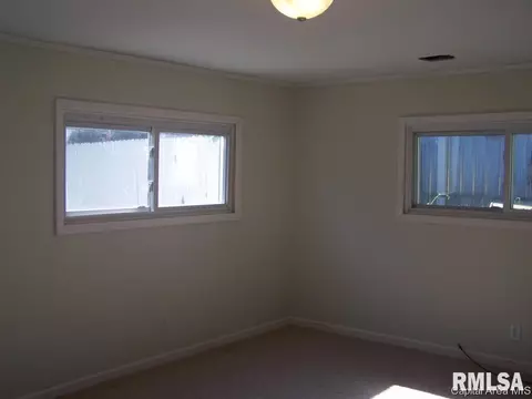 3010 S 12th St, Springfield, IL 62703 photo 2