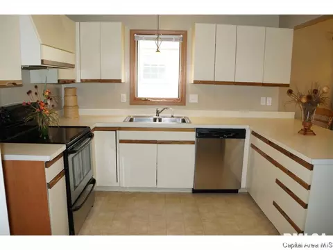 5284 Buford St, Springfield, IL 62703 photo 6