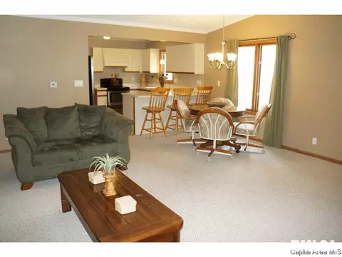 5284 Buford St, Springfield, IL 62703 photo 4