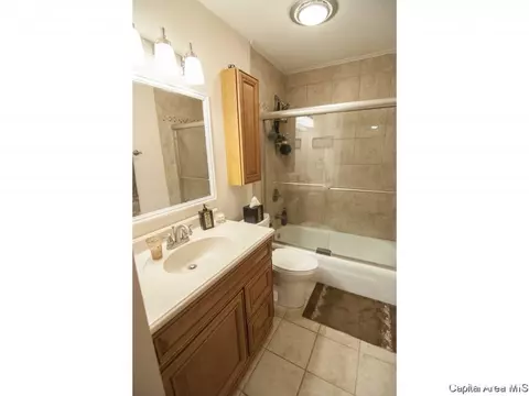 2633 Idlewild Dr, Springfield, IL 62704 photo 4