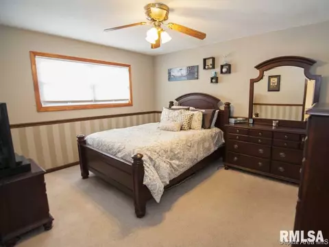 2633 Idlewild Dr, Springfield, IL 62704 photo 3