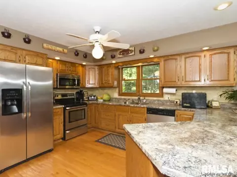 1617 Windycrest Dr, Springfield, IL 62704 photo 3