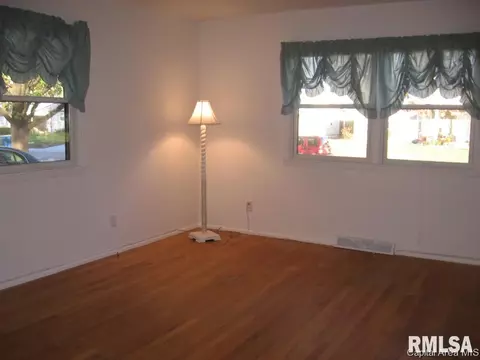 65 Foresters Ln, Springfield, IL 62704 photo 9