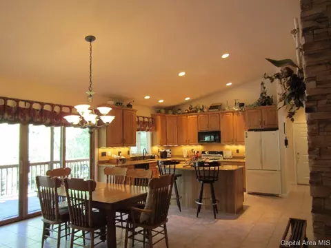 66 Palomino, Springfield, IL 62702 photo 3