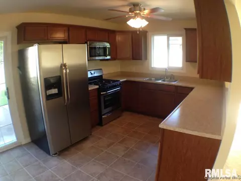 2614 Fox Bridge Rd, Springfield, IL 62703 photo 9