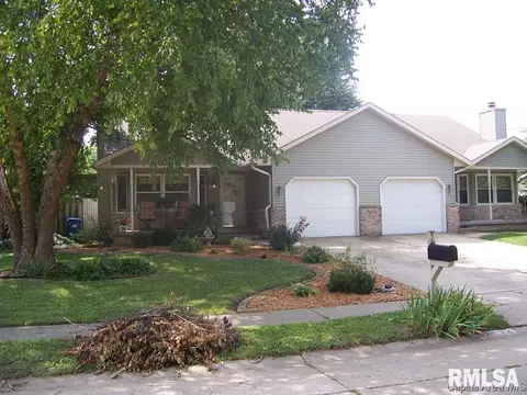 2524 Austin Dr, Springfield, IL 62704 photo 1
