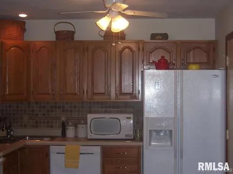 2524 Austin Dr, Springfield, IL 62704 photo 6