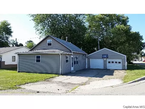 102 E Spruce St, Chatham, IL 62629 photo 1