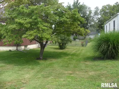 2201 E Reservoir St, Springfield, IL 62702 photo 2