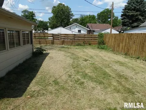 2033 N 6th St, Springfield, IL 62702 photo 3