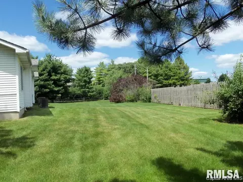 3301 Crystal Lake Dr, Springfield, IL 62707 photo 7
