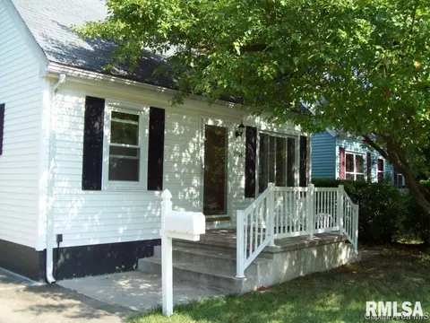 2004 N 22nd St, Springfield, IL 62702 photo 2