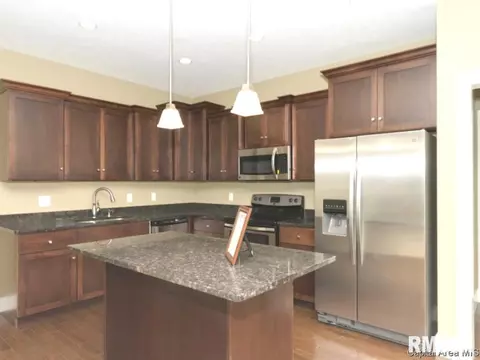 3958 Cornerstone Cir, Springfield, IL 62711 photo 2