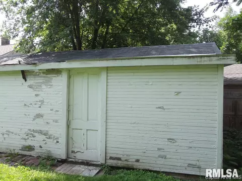 219 N Douglas, Springfield, IL 62702 photo 9