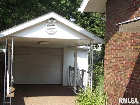 219 N Douglas, Springfield, IL 62702 photo 3