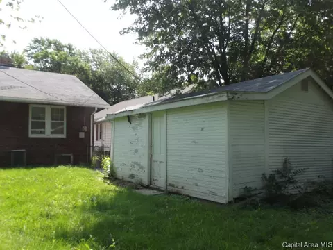 219 N Douglas, Springfield, IL 62702 photo 12