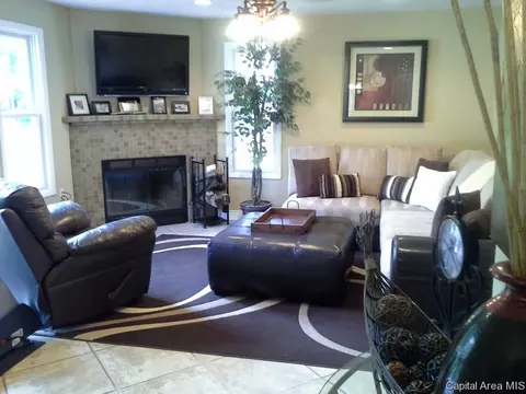 901 Mckibbin Ln, Springfield, IL 62711 photo 6