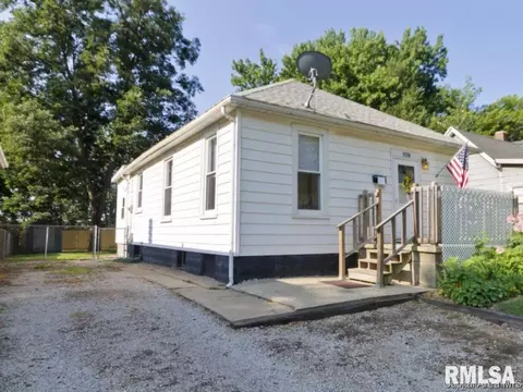 1114 W Calhoun Ave, Springfield, IL 62702 photo 2