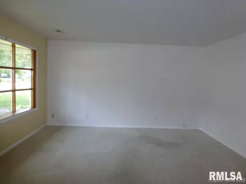 11 Fox Ct, Springfield, IL 62703 photo 2