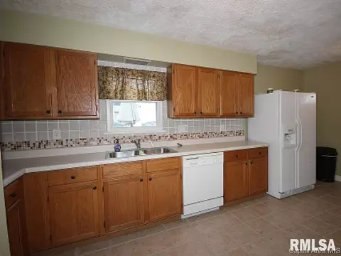 2532 Sandgate Rd, Springfield, IL 62702 photo 5
