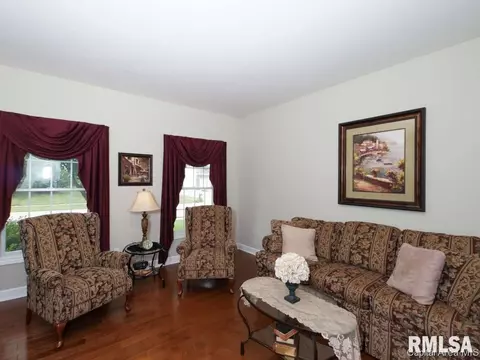 2004 Old Ivy Dr, Springfield, IL 62711 photo 3
