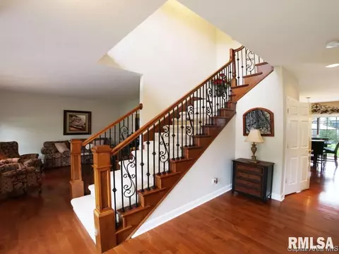 2004 Old Ivy Dr, Springfield, IL 62711 photo 2