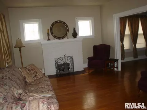 440 W Cook St, Springfield, IL 62704 photo 3