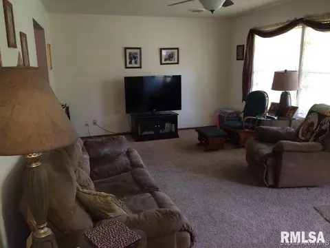 2712 Black Ave, Springfield, IL 62702 photo 7