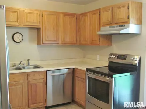 24 Celeste Ct, Springfield, IL 62703 photo 3