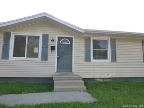 1831 Fairfield Dr, Springfield, IL 62702 photo 2
