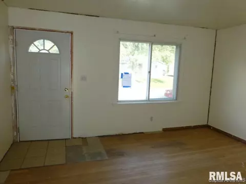 1831 Fairfield Dr, Springfield, IL 62702 photo 5