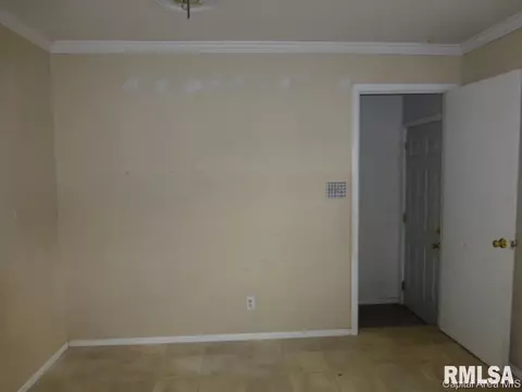 1831 Fairfield Dr, Springfield, IL 62702 photo 9