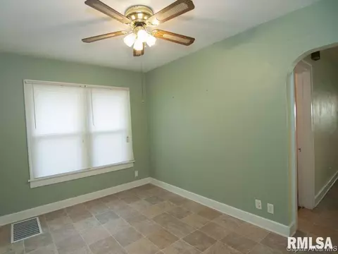 2425 S 4th St, Springfield, IL 62703 photo 7