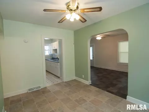2425 S 4th St, Springfield, IL 62703 photo 8