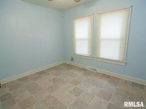 2425 S 4th St, Springfield, IL 62703 photo 12