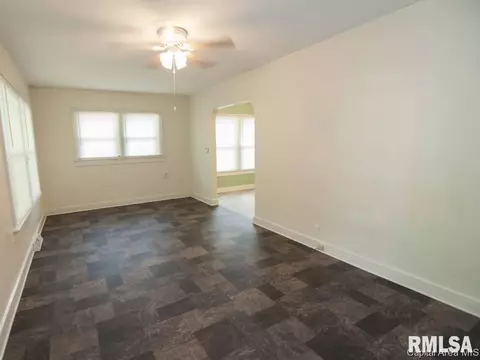 2425 S 4th St, Springfield, IL 62703 photo 6