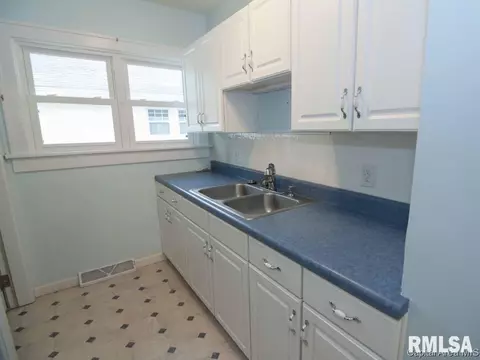 2425 S 4th St, Springfield, IL 62703 photo 10